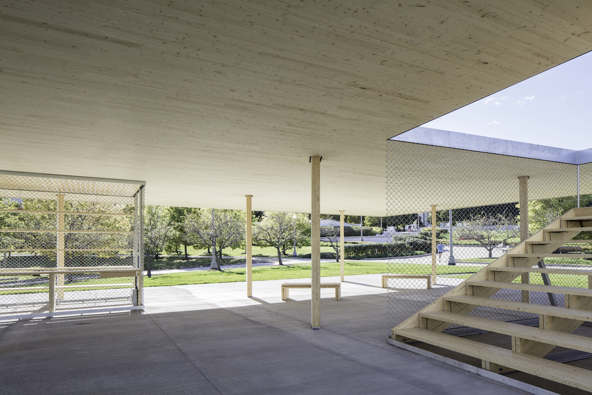 Chicago Horizon Kiosk, defined by open space