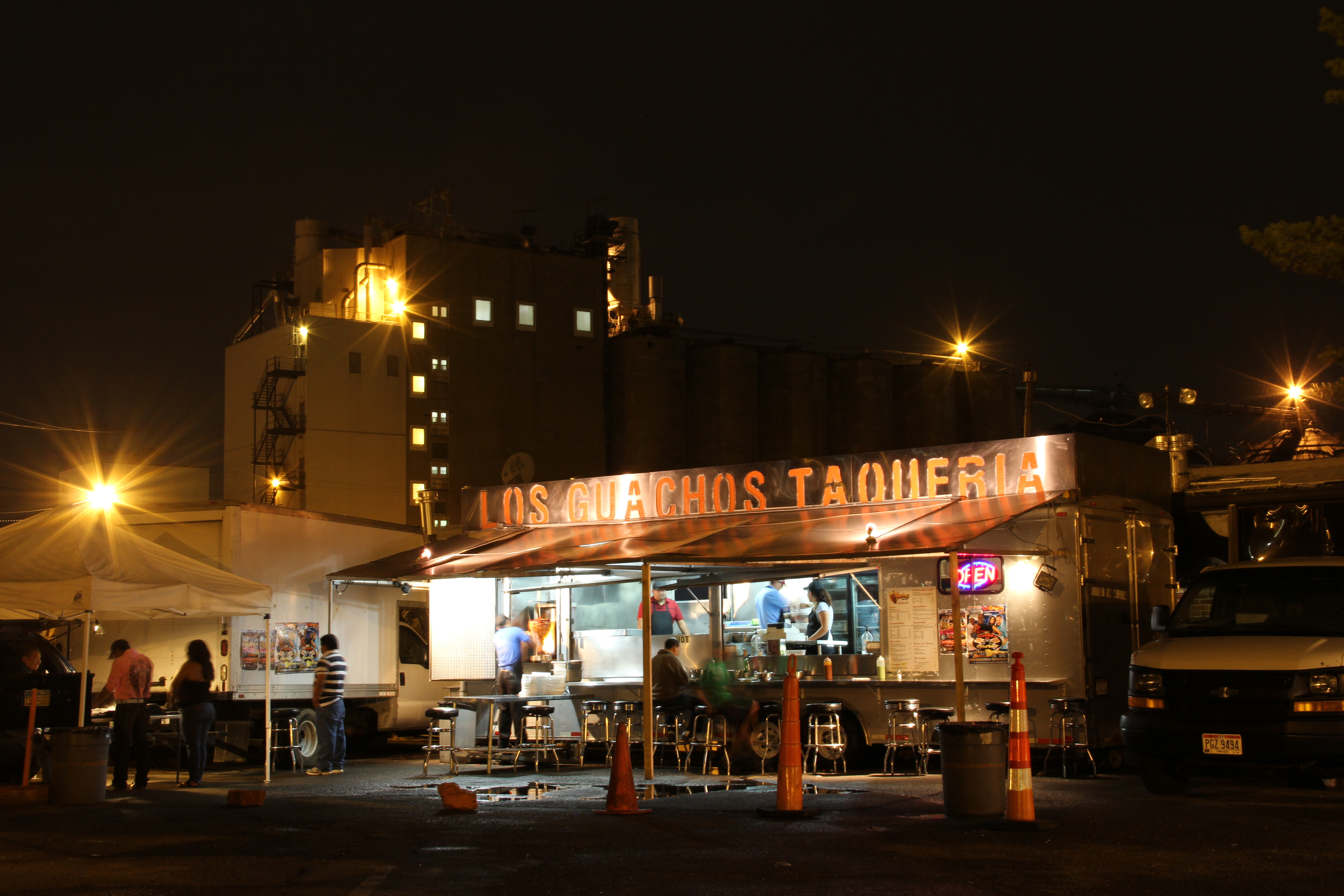 taco truck at night