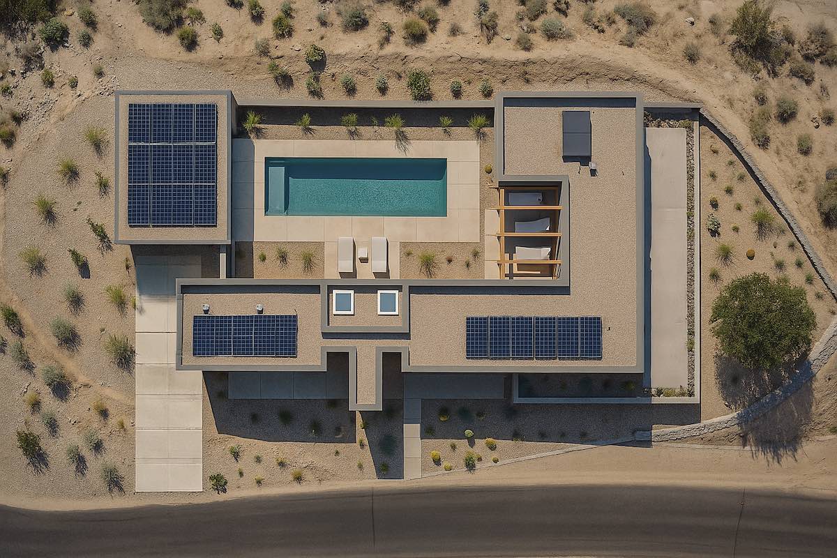 Roof plan of house with pool in desert